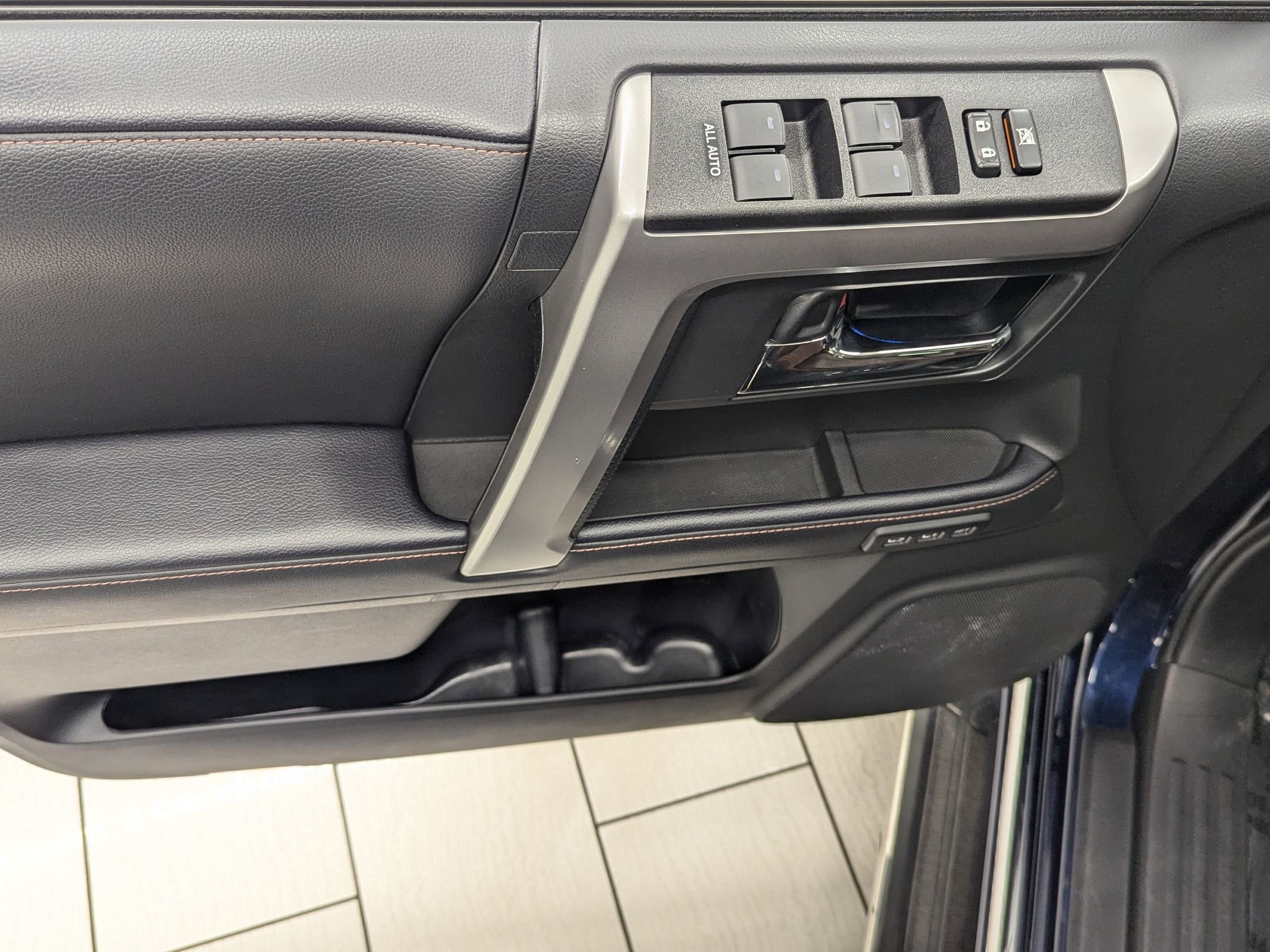 2022 Toyota 4Runner Limited photo 10