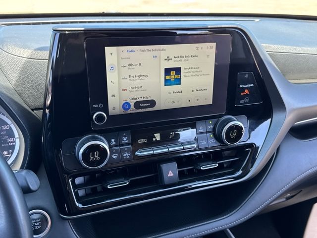 2024 Toyota Highlander LE photo 10