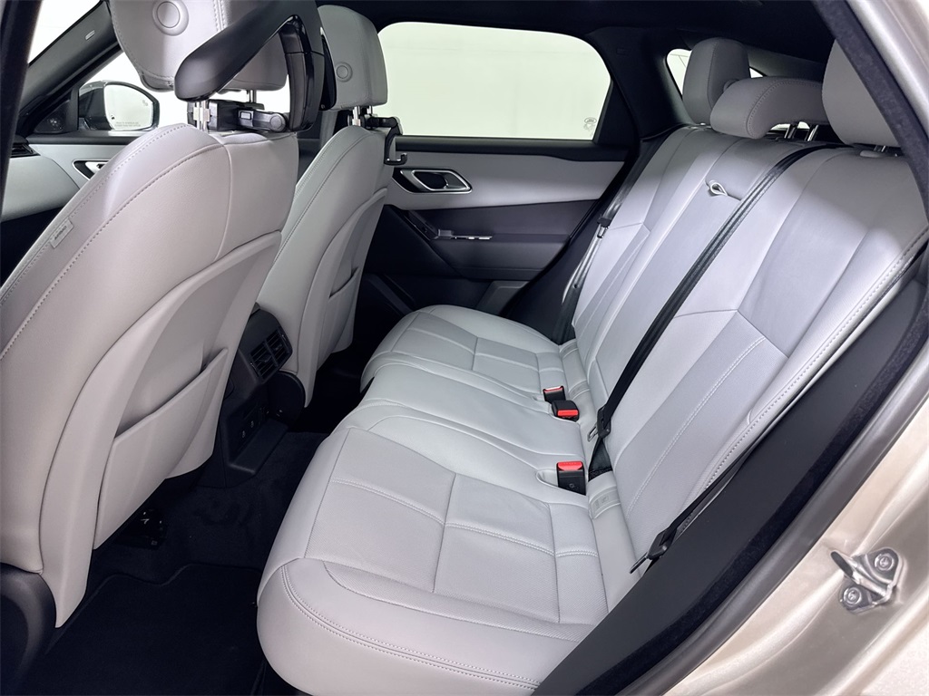 2026 Land Rover Range Rover Velar SE photo 18