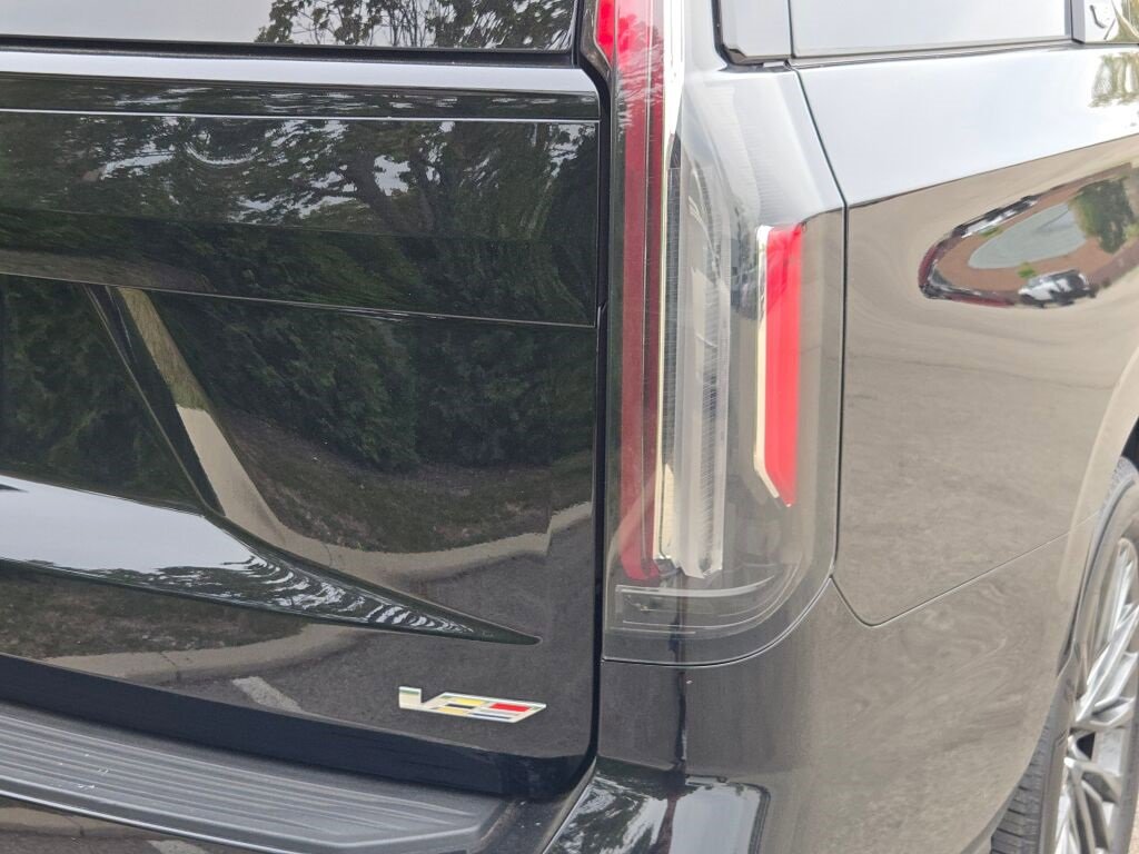 2023 Cadillac Escalade V-Series photo 15