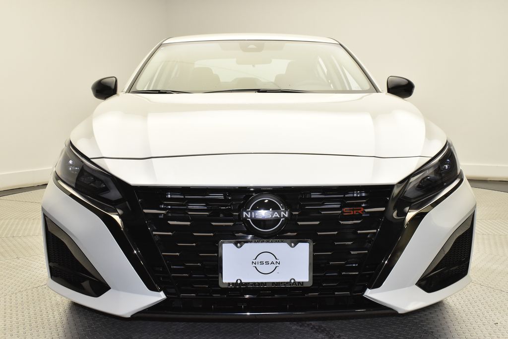 2025 Nissan Altima 2.5 SR photo 2