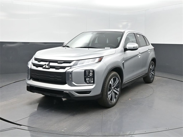 2025 Mitsubishi Outlander Sport SE's photo