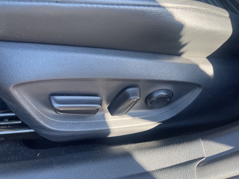 2018 Toyota Camry LE photo 11