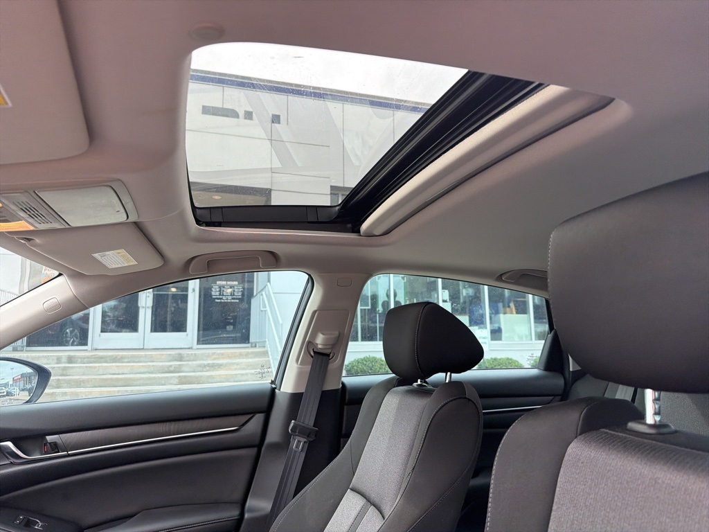 2020 Honda Accord EX photo 11
