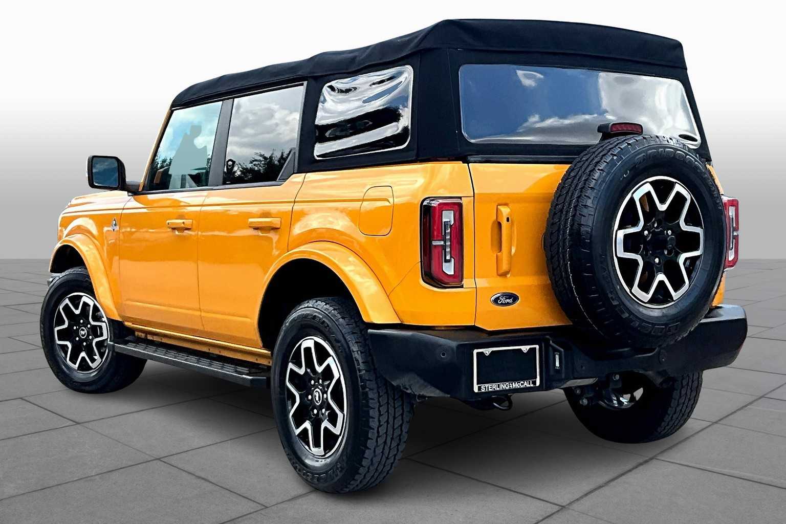2022 Ford Bronco Outer Banks photo 10