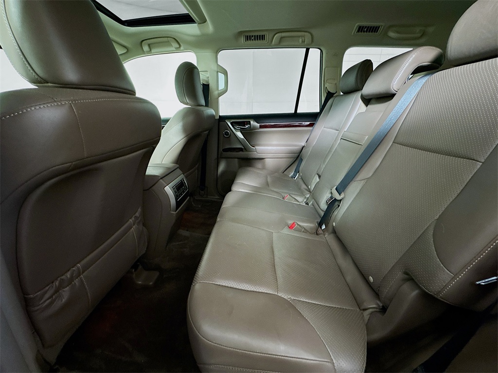 2016 Lexus GX 460 Luxury photo 14
