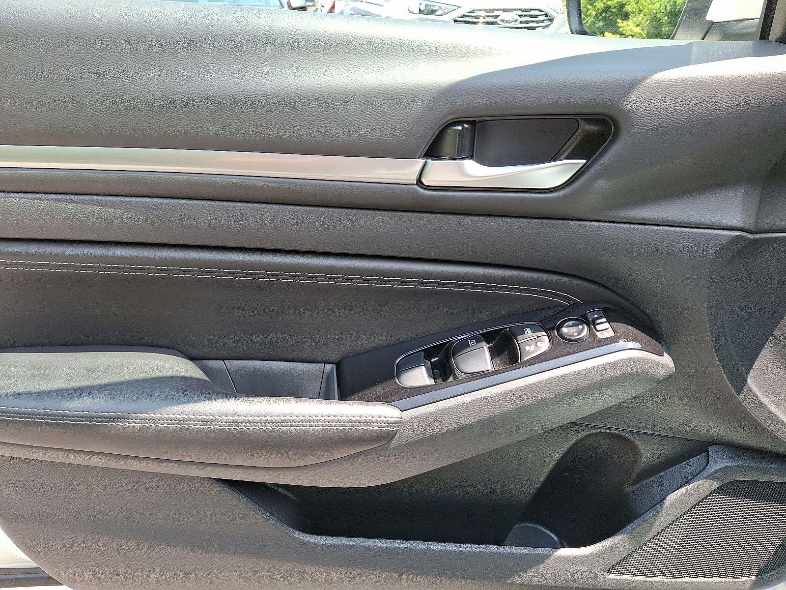 2023 Nissan Altima 2.5 SV photo 12