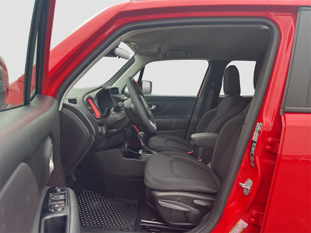 2023 Jeep Renegade Latitude Upland photo 9