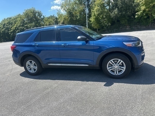 2021 Ford Explorer XLT photo 2