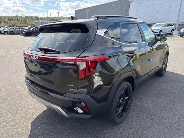 2026 Kia Seltos EX photo 2