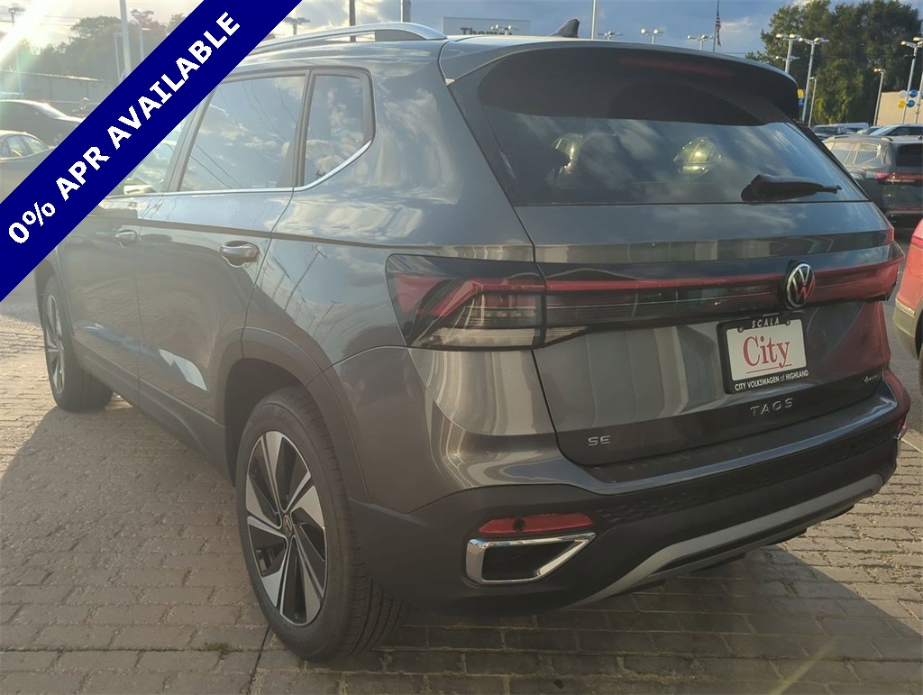 2025 Volkswagen Taos SE photo 3