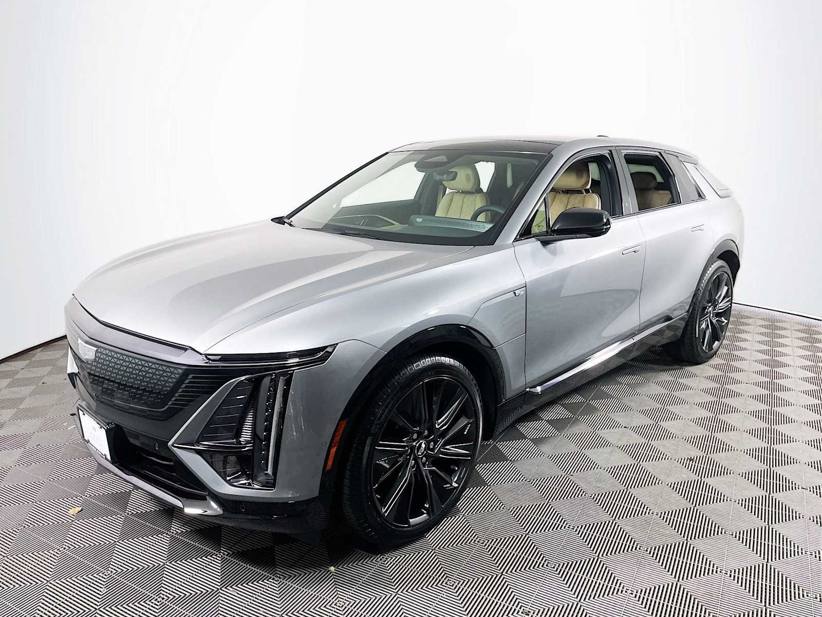 2025 Cadillac LYRIQ Sport 3's photo