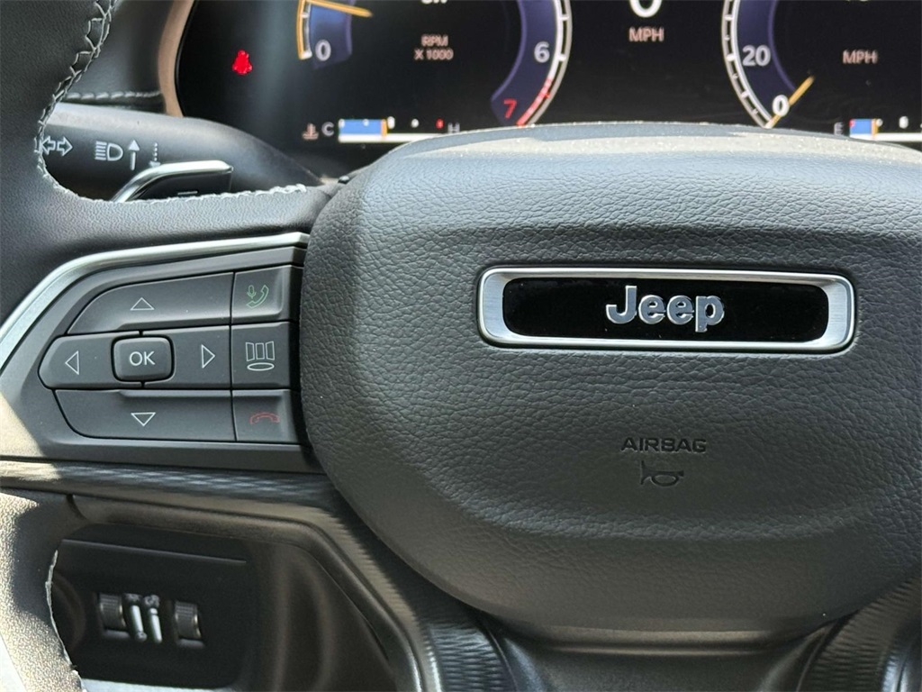 2025 Jeep Grand Cherokee Laredo X photo 21