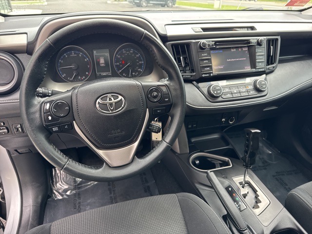 2017 Toyota RAV4 XLE photo 16
