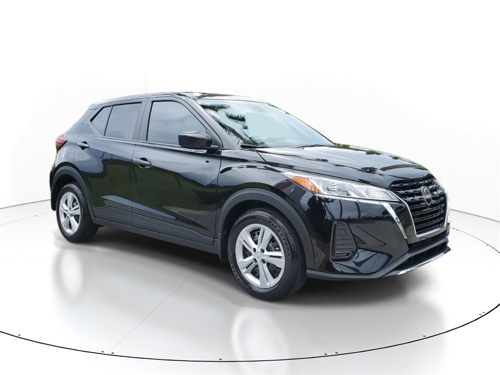 2024 Nissan Kicks S photo 2