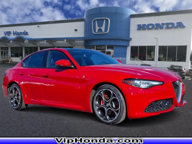 2023 Alfa Romeo Giulia Ti's photo