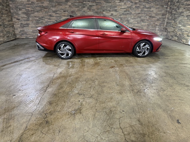 2025 Hyundai Elantra SEL Convenience photo 4