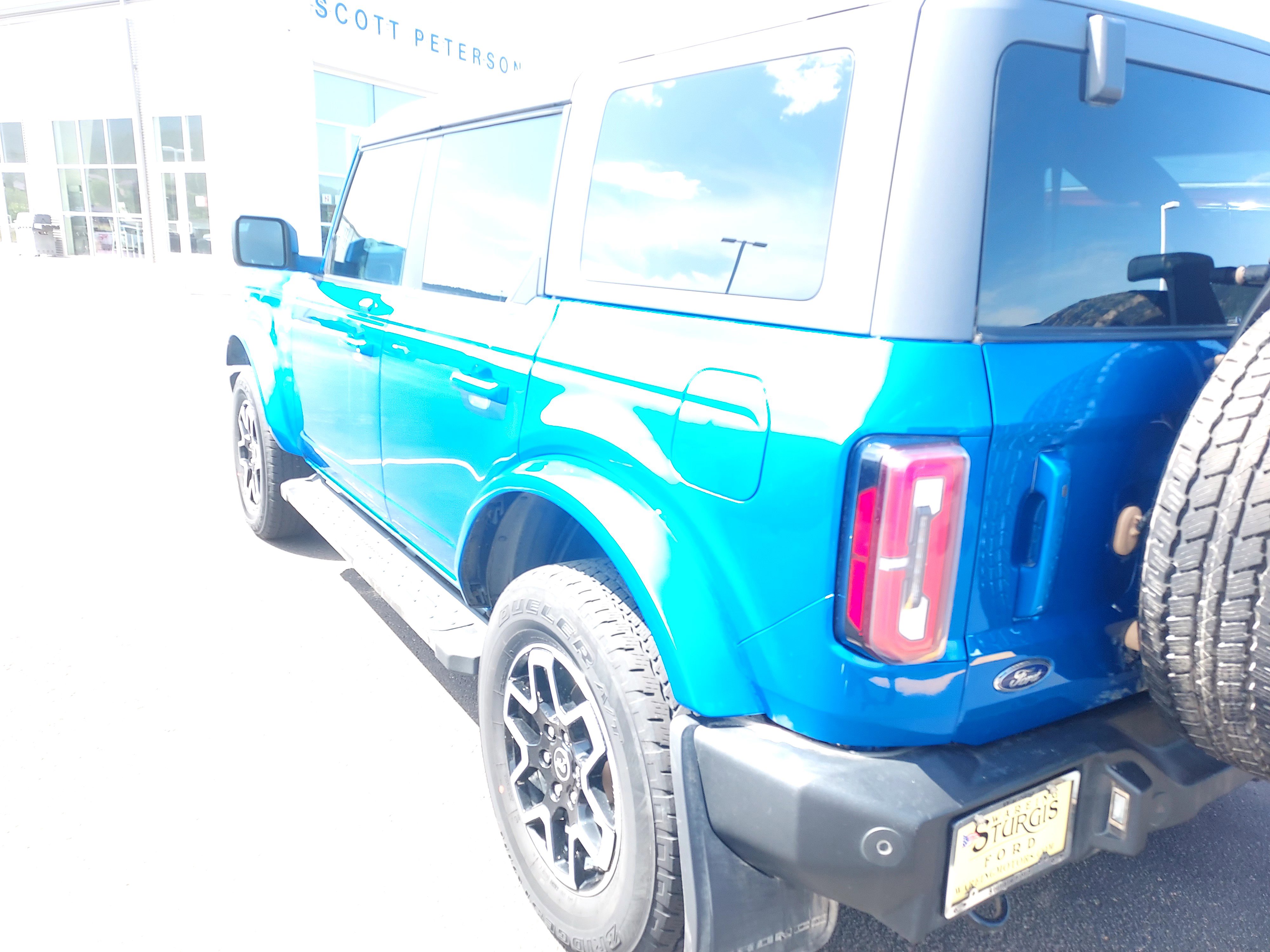 2022 Ford Bronco Outer Banks photo 2