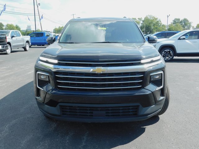 2025 Chevrolet Traverse photo 3