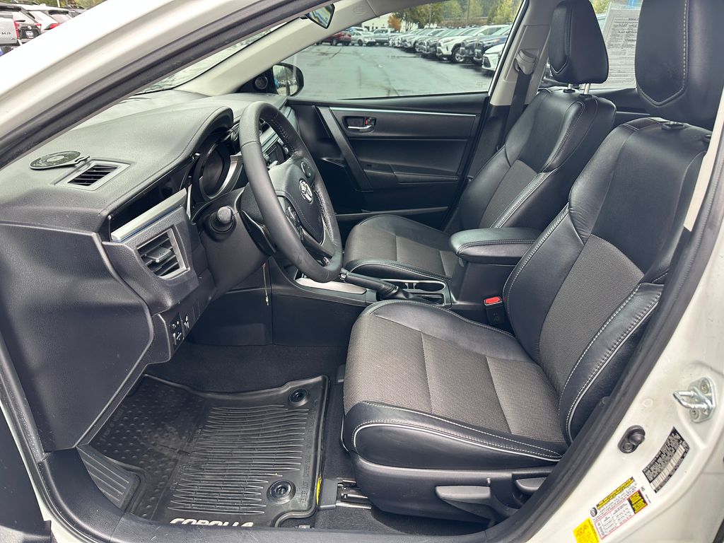 2016 Toyota Corolla Plus photo 12