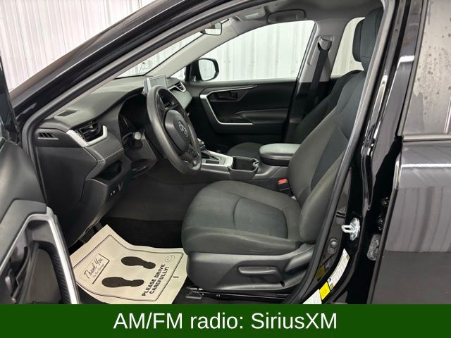 2023 Toyota RAV4 LE photo 2