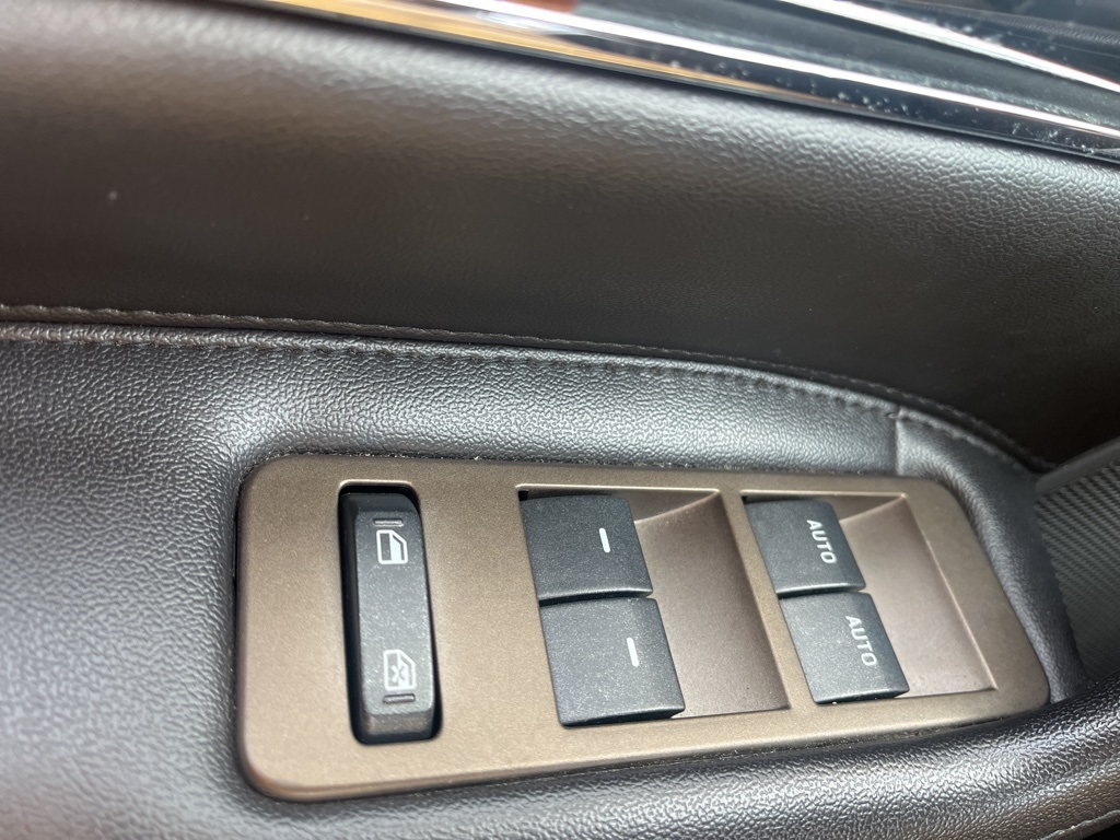 2013 Lincoln MKX Base photo 12