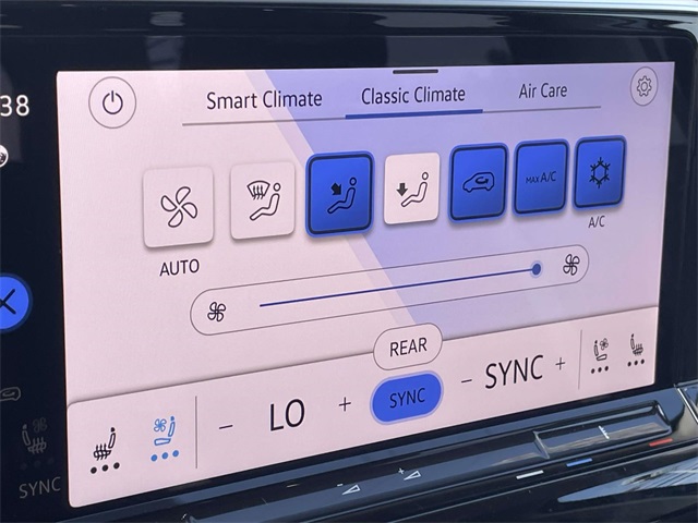 2025 Volkswagen Atlas Peak Edition SE photo 16