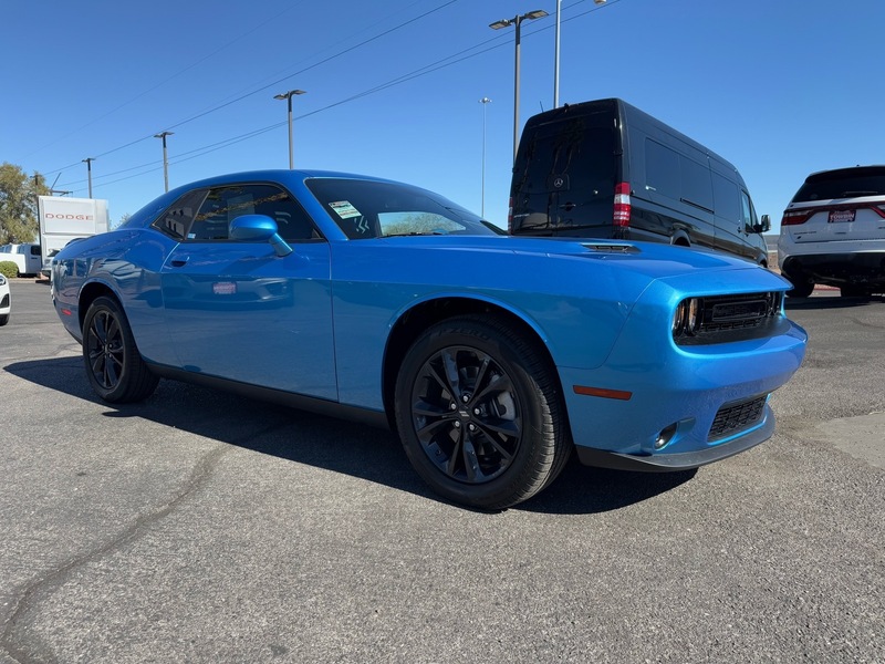2023 Dodge Challenger SXT photo 2