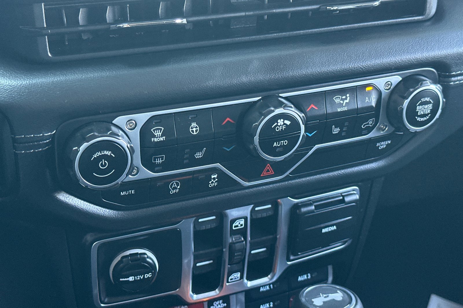 2025 Jeep Wrangler Rubicon photo 20