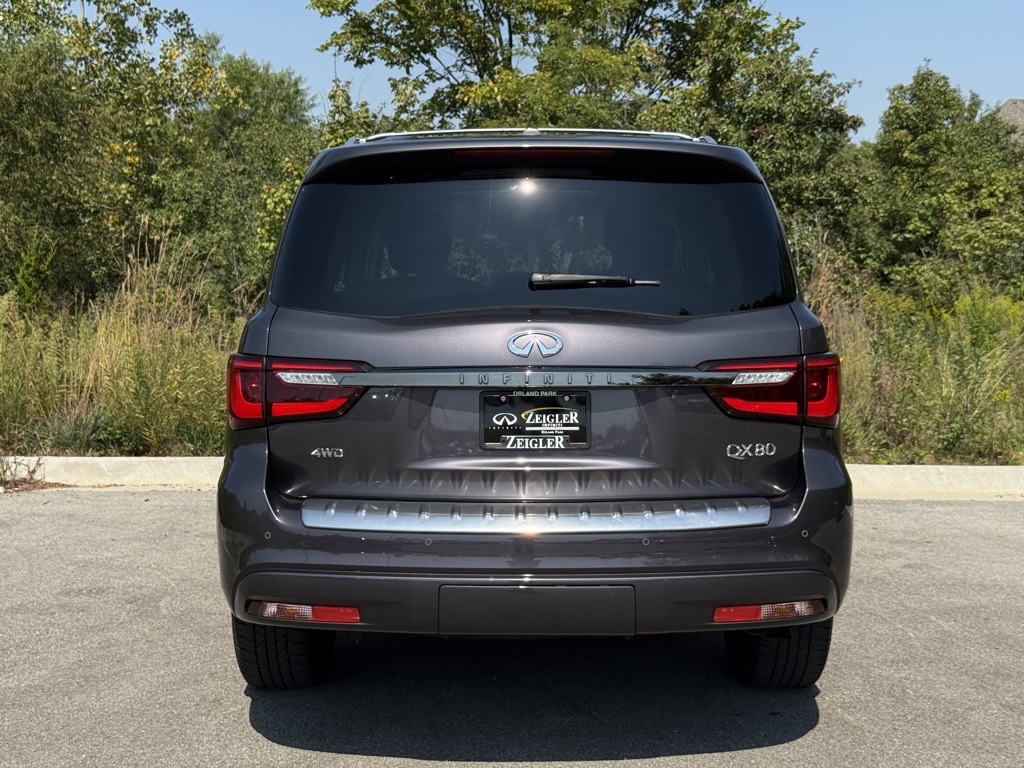2023 Infiniti QX80 Premium Select photo 3