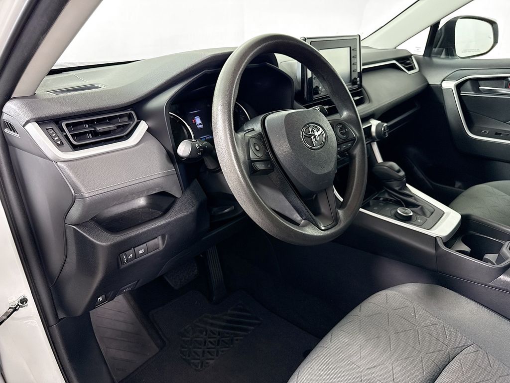 2021 Toyota RAV4 Hybrid XLE photo 8