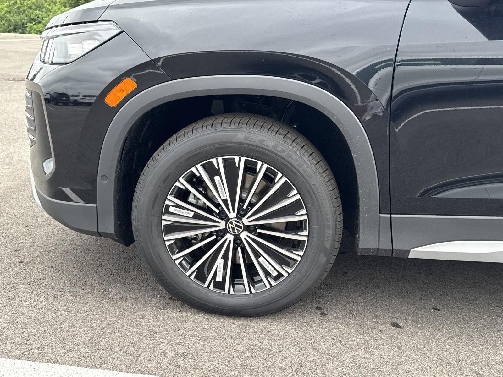 2025 Volkswagen Tiguan S photo 9