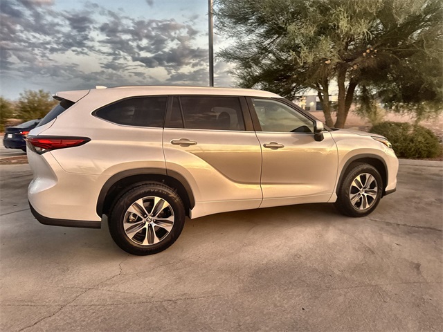 2023 Toyota Highlander Limited Platinum XLE XSE photo 4