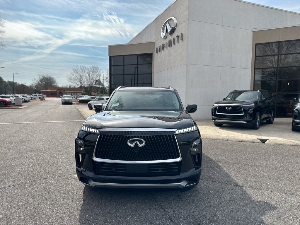2025 Infiniti QX80 Luxe photo 3