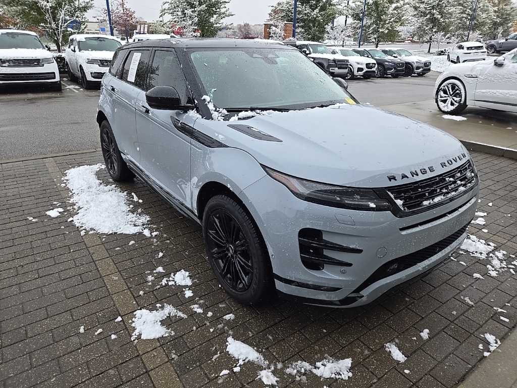 2024 Land Rover Range Rover Evoque Dynamic SE photo 3
