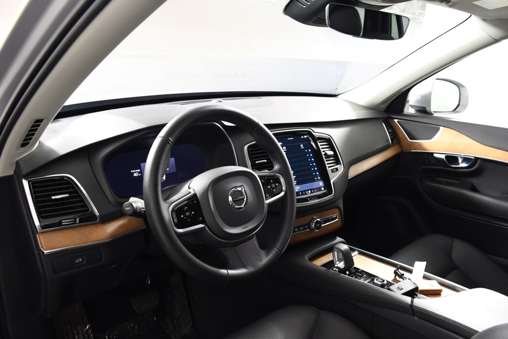 2024 Volvo XC90 B5 Plus photo 12