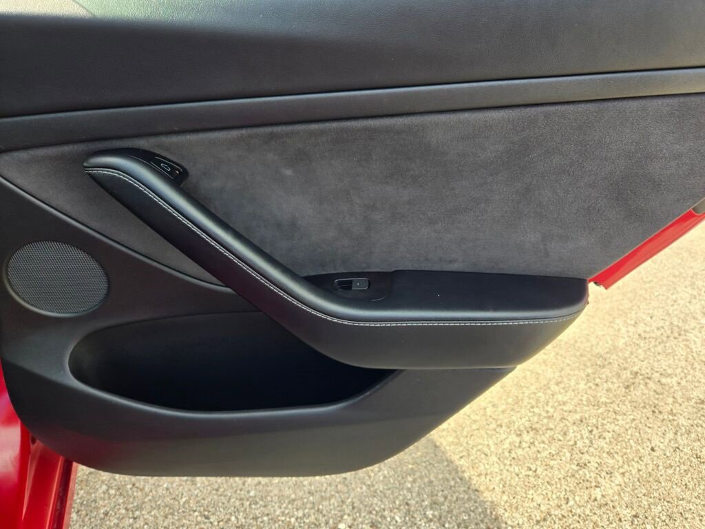 2023 Tesla Model 3 photo 10