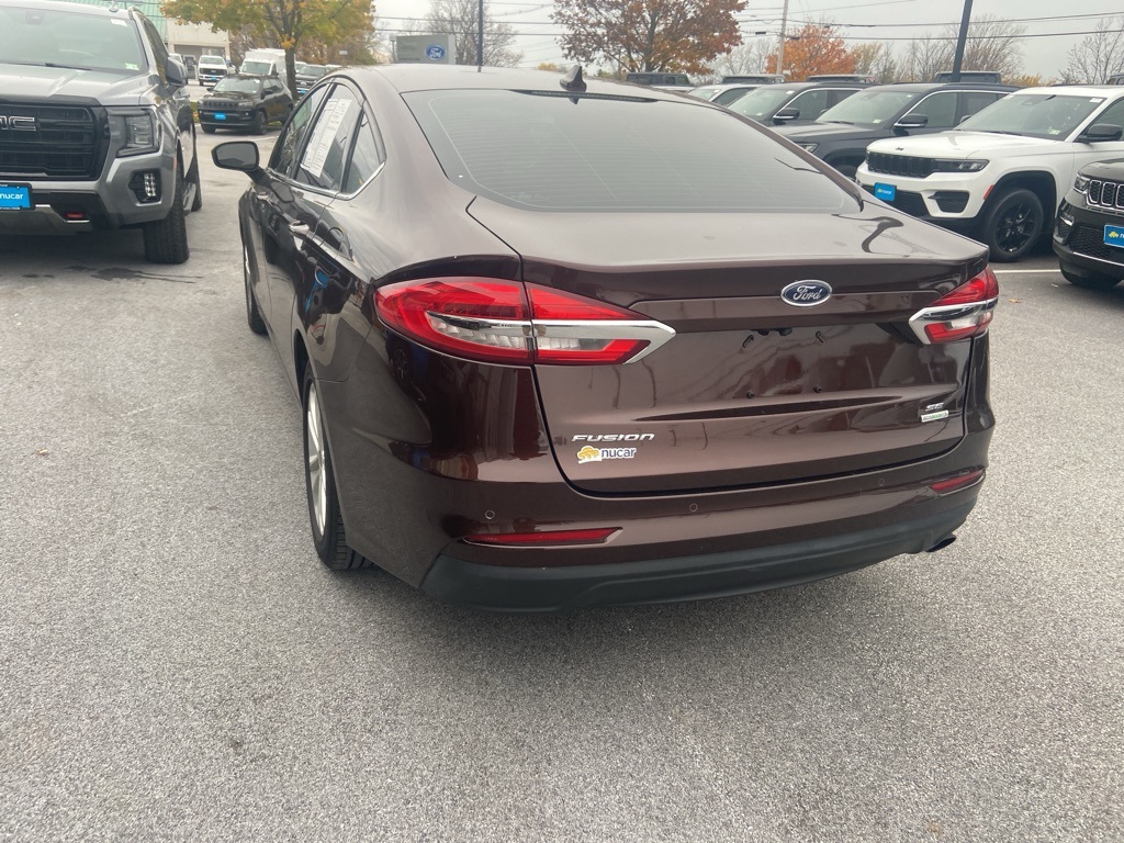 2019 Ford Fusion SE photo 4