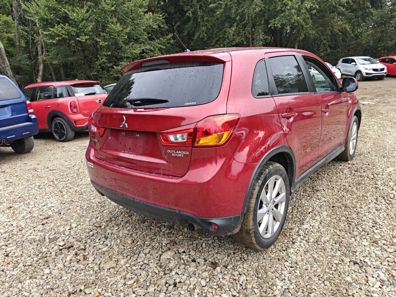 2015 Mitsubishi Outlander Sport ES photo 3