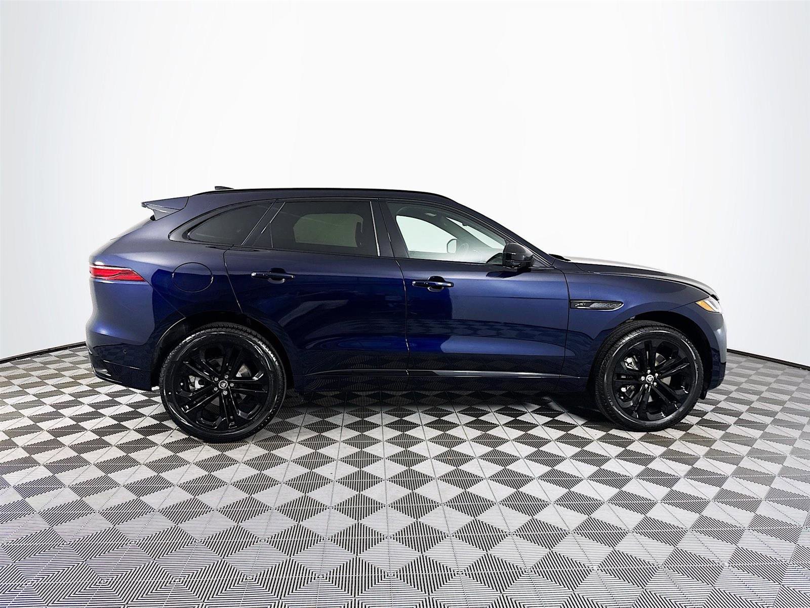 2026 Jaguar F-PACE P250 R-Dynamic S photo 3