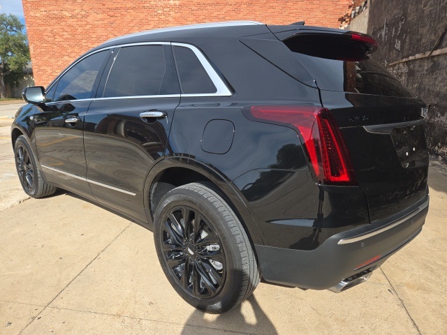 2023 Cadillac XT5 Luxury photo 3