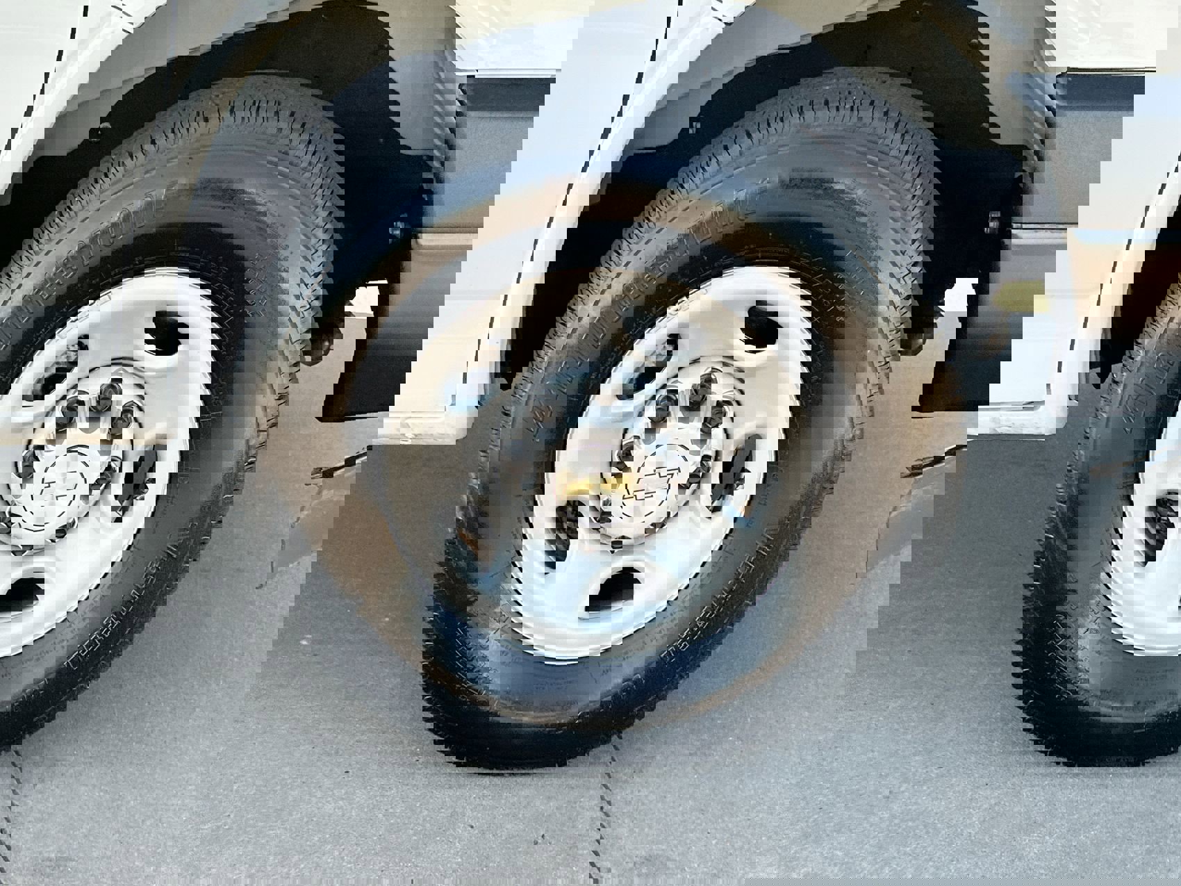 2023 Chevrolet Express Passenger LS photo 9