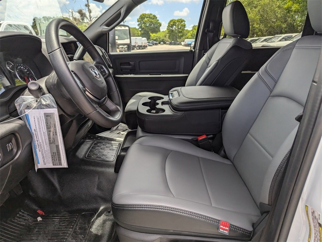 2025 Ram 3500 photo 12