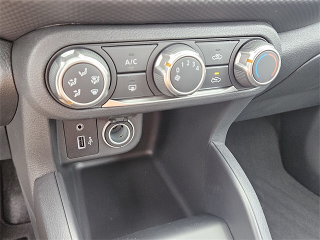 2025 Nissan Kicks Play S photo 18