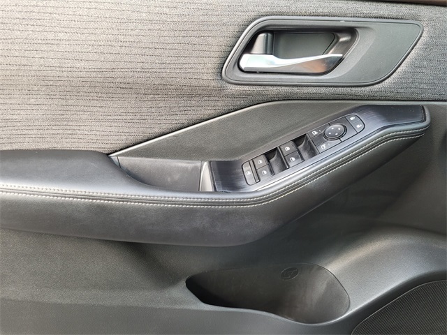 2022 Nissan Rogue SV photo 32