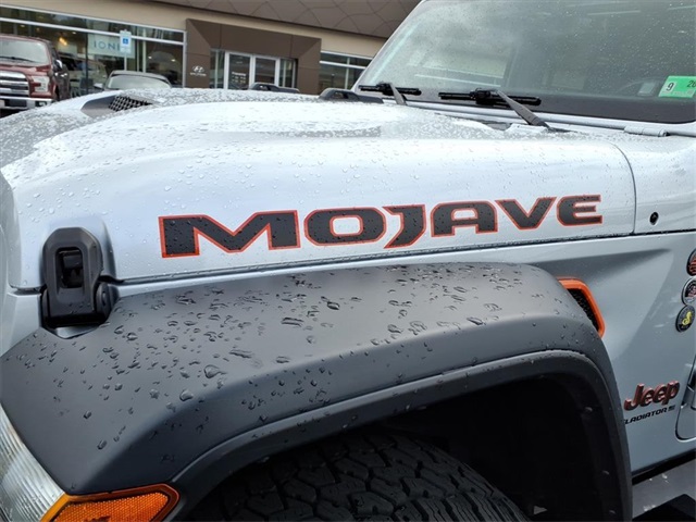 2023 Jeep Gladiator Mojave photo 2