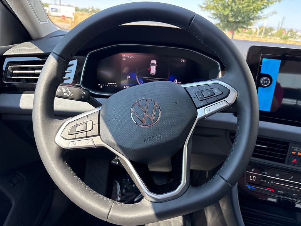 2025 Volkswagen Jetta 1.5T SE photo 14