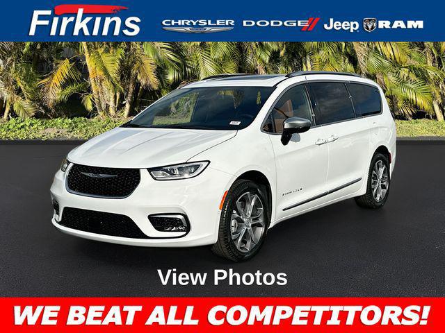 2026 Chrysler Pacifica Pinnacle's photo