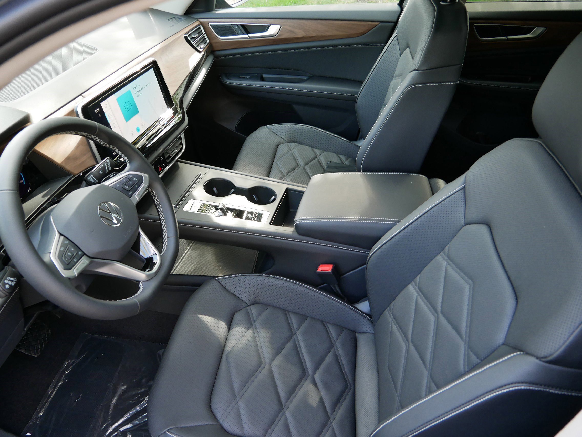 2026 Volkswagen Atlas SE photo 4
