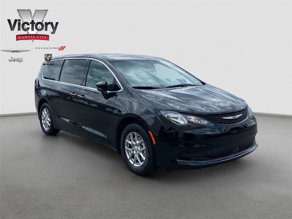 2026 Chrysler Voyager LX's photo